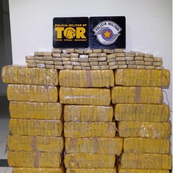 TOR apreende mais de meia tonelada de maconha em abordagem na Assis Chateaubriand