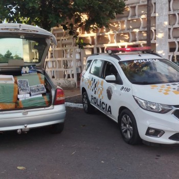 Riopretense é flagrado com carro lotado de bugiganga do Paraguai