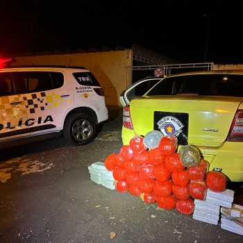 Patrulha Rodoviária prende homem com carro carregado de maconha e skunk