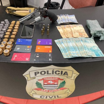 Investigado por estelionato é preso em flagrante por porte ilegal de arma