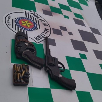 Fazendeiro de Emilianópolis é preso por posse de armas e munições