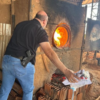 Polícia Civil incinera lote de drogas apreendido na cidade de Junqueirópolis