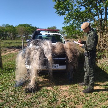 Polícia Militar Ambiental flagra pescadores com equipamento proibido