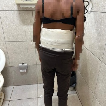 Mulher é presa em flagrante por transportar haxixe amarrado em cintura