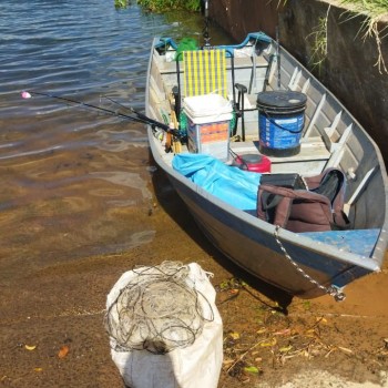 Dupla é autuada por pesca predatória no balneário de Teodoro Sampaio