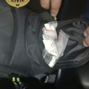 Polícia Civil prende rapaz que distribuía droga em academia de musculação em Pirapozinho