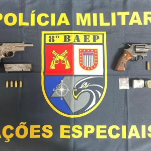BAEP prende casal no Jardim Iguaçu na posse de drogas e armas de fogo