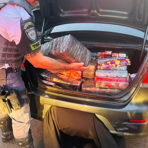 TOR da Polícia Militar Rodoviária e FICCO prendem homem com quase 300 quilos de maconha